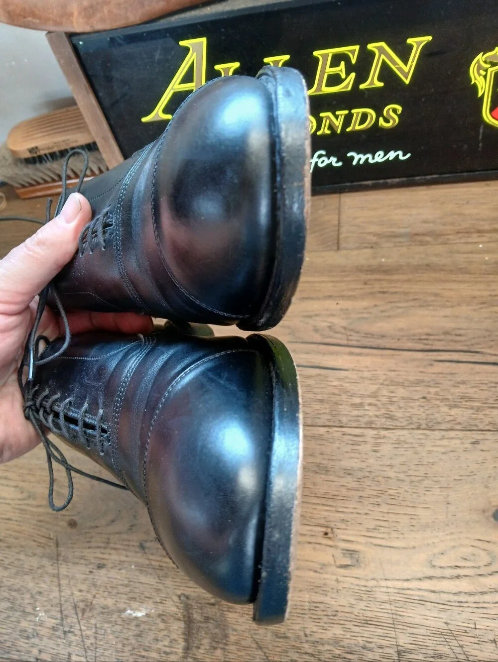 Allen Edmonds Men’s Park Ave Black Cap-Toe Oxfords 11 Wide
